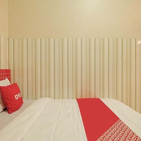 Oyo 91453 Hotel Srikandi Gejayan Maguwo Esterno foto