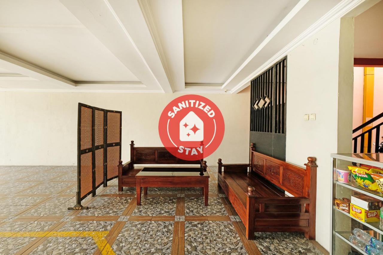 Oyo 91453 Hotel Srikandi Gejayan Maguwo Esterno foto